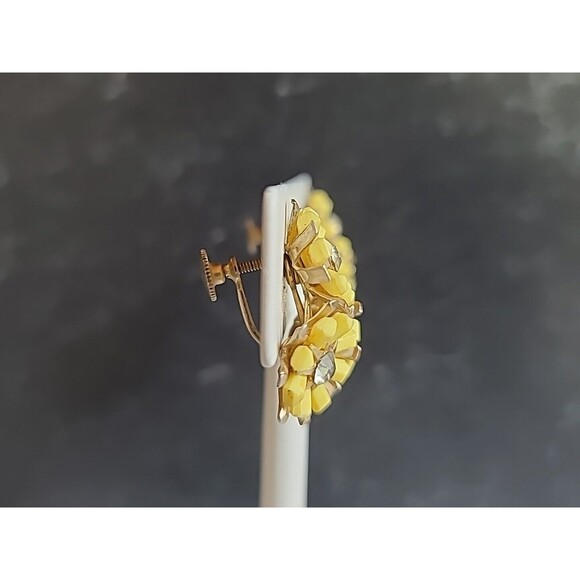 Coro Yellow Flower Screwback Earrings Vintage - Picture 6 of 10